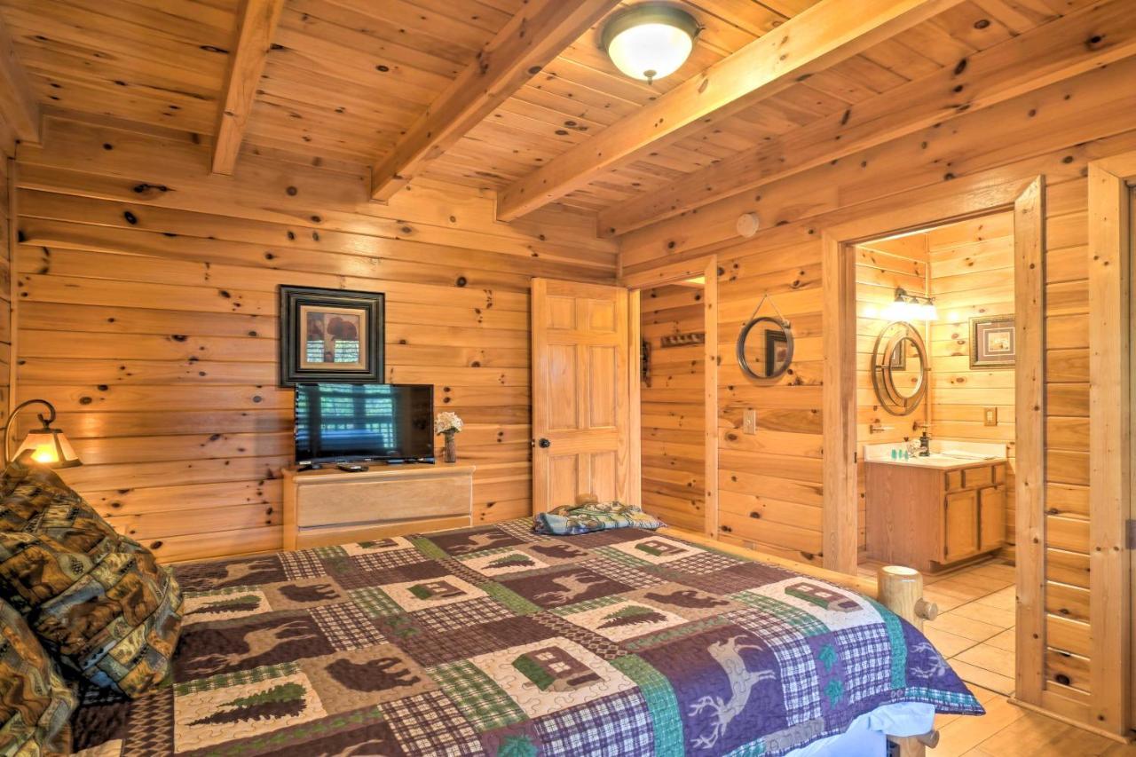 Inviting Sevierville Cabin With Deck And Hot Tub! Eksteriør bilde
