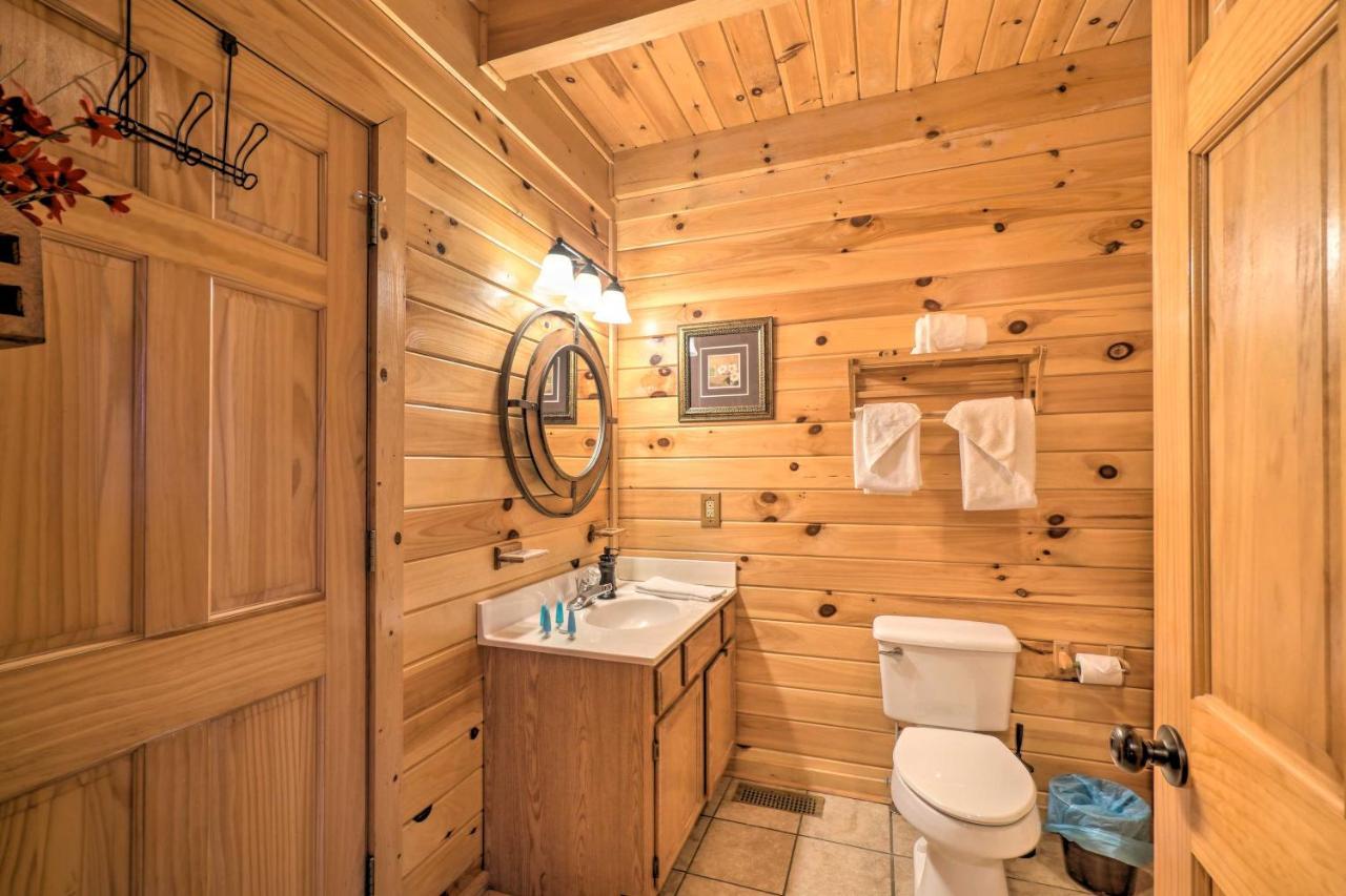Inviting Sevierville Cabin With Deck And Hot Tub! Eksteriør bilde
