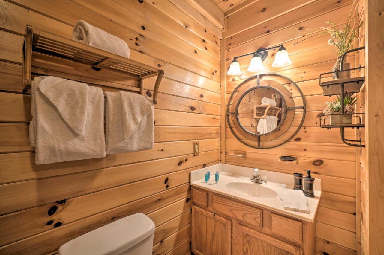 Inviting Sevierville Cabin With Deck And Hot Tub! Eksteriør bilde