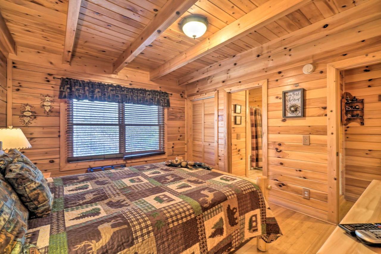 Inviting Sevierville Cabin With Deck And Hot Tub! Eksteriør bilde